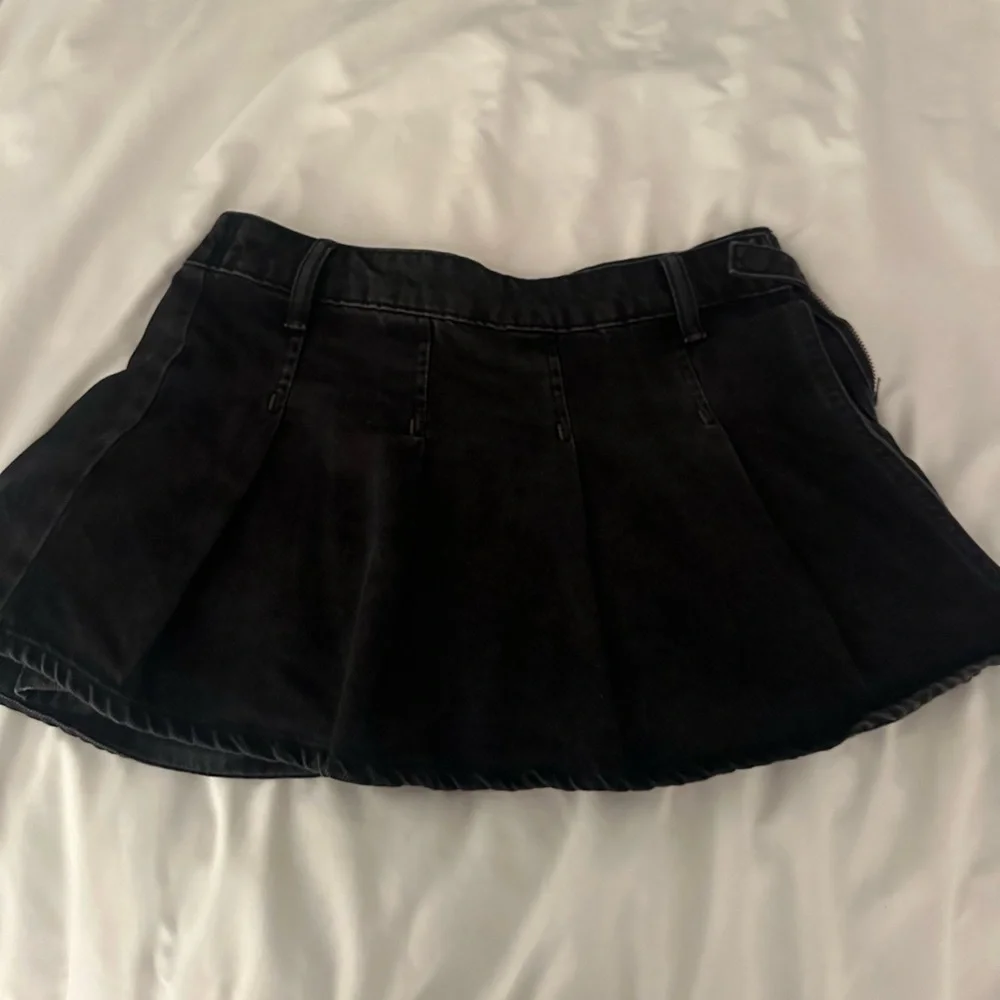 FREE PEOPLE We The Free Stephie Denim Skort in In The City - size 26 faded black